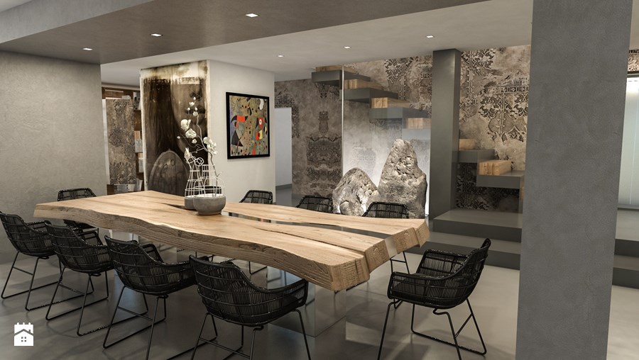 Grande salle à manger avec table en bois magnifique.