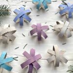 Créer des flocons de neige DIY en famille : des idées pour une déco de Noël unique