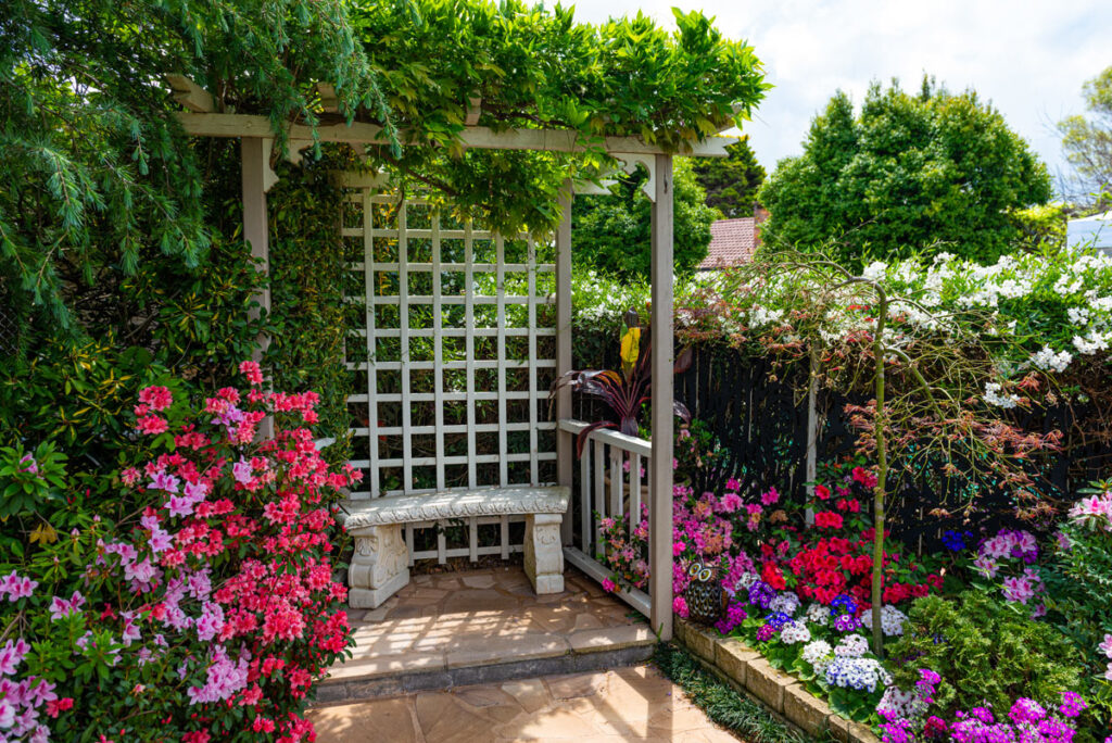 Banc De Jardin Le Bon Coin Se faire un petit coin banc dans le jardin! 11 magnifiques inspirations