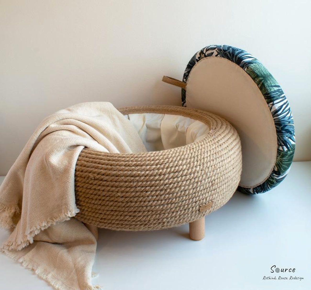 pouf avec des matériaux recyclés