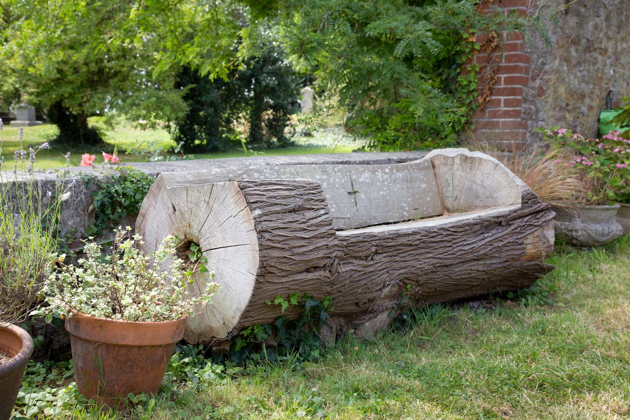 Bancs DIY avec des meubles recyclés.