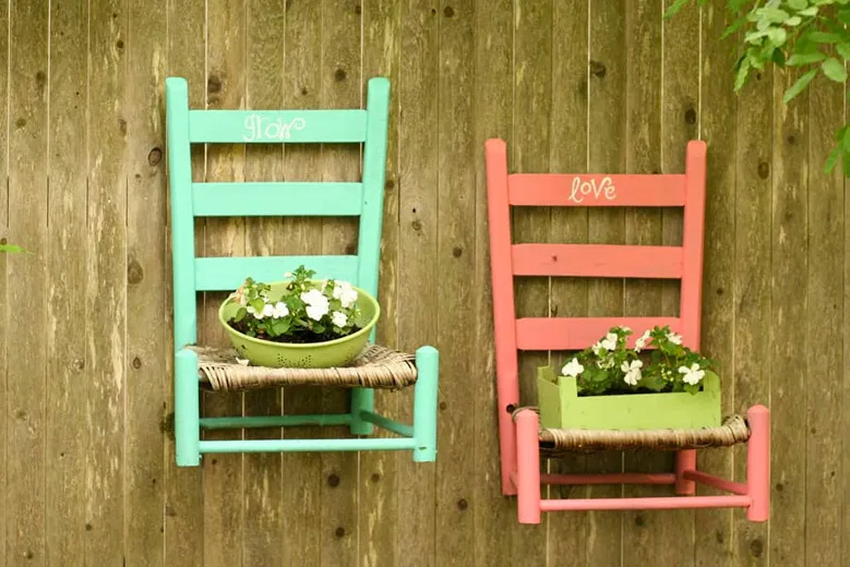 Meubler votre maison en recyclant une vieille chaise en bois.