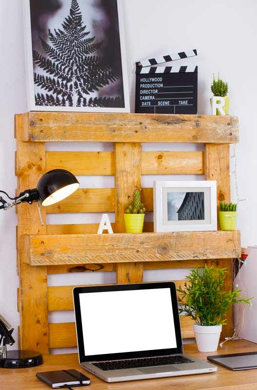 étagère de bureau DIY en palette de bois