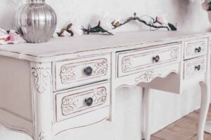 créer un effet shabby DIY sur vos meubles