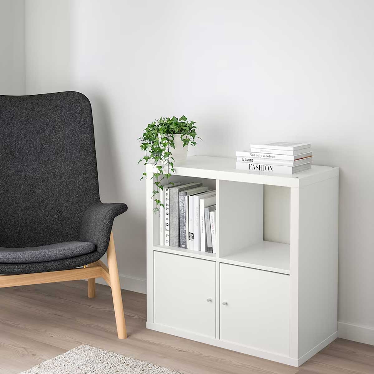 Ikea KALLAX Étagère avec portes, blanc en promotion